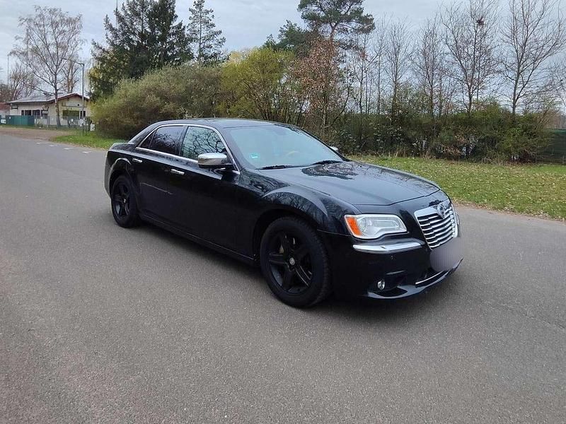 Schwarz Gebraucht 2012 Lancia Thema Platinum Limousine | 7.500 € (Fairer Preis) - Bild 1/4