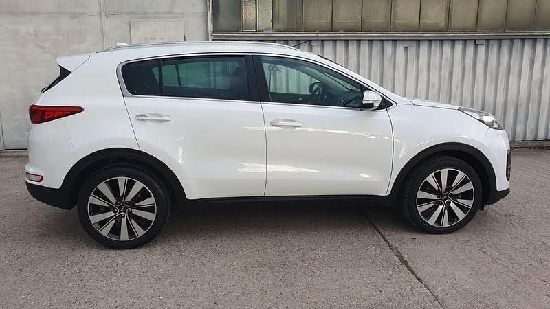 Weiß Gebraucht 2018 Kia Sportage DREAM-TEAM Edition SUV | 15.000 € (Guter Preis) - Bild 1/4