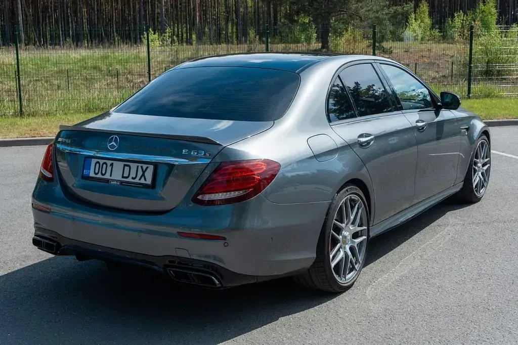 Gebraucht Mercedes E63S AMG AMG 612 PS (450 kW) 2020 Grau Limousine