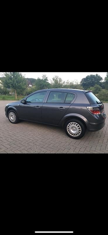 Gebraucht Opel Astra 90 PS (66 kW) 2009 Grau Limousine