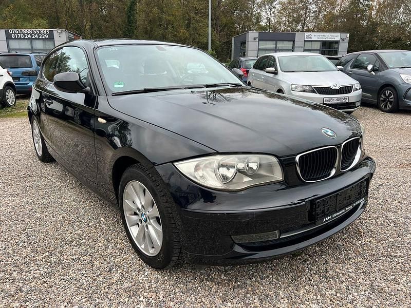 Gebraucht BMW 116 Advantage 122 PS (89 kW) 2010 Schwarz Kleinwagen