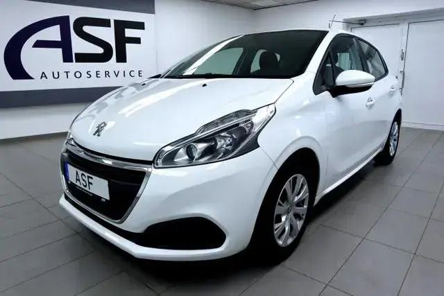Perla nera) (schwarz Gebraucht 2018 Peugeot 208 Active Kleinwagen | 7.990 € (Fairer Preis) - Bild 1/4