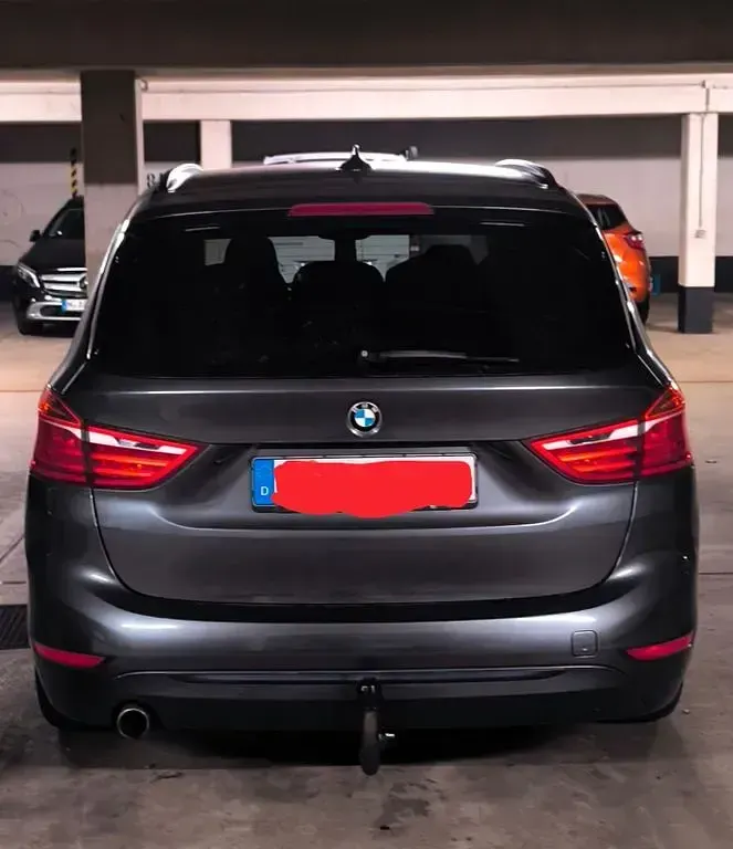 Gebraucht BMW 218 Sport Line 150 PS (110 kW) 2016 Grau Van / Kleinbus