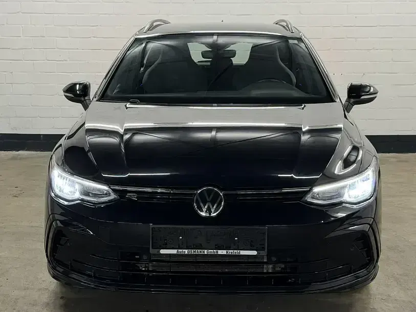 Gebraucht VW Golf VIII R-line 150 PS (110 kW) 2023 Deep black perleffekt Kombi
