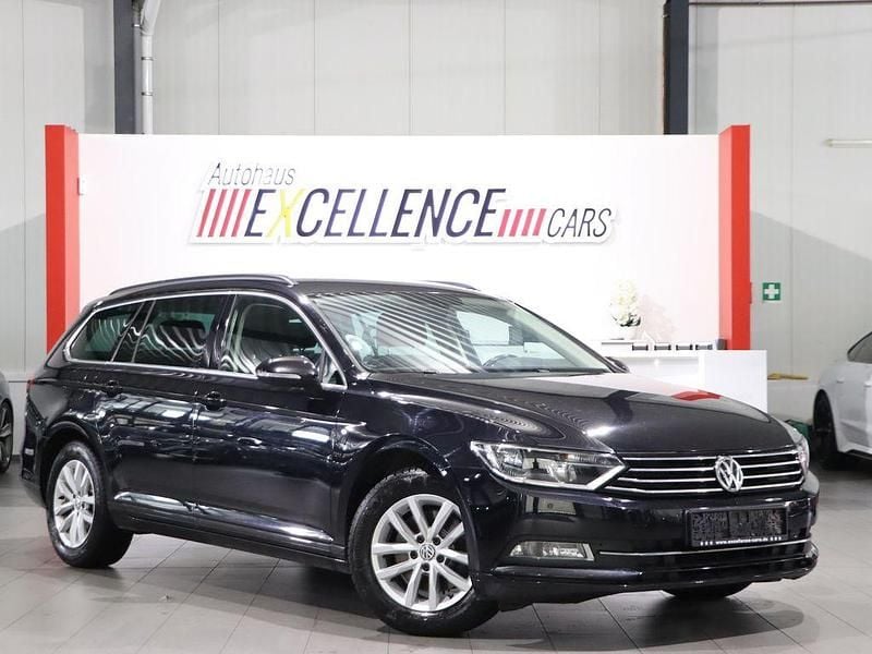 Schwarz Gebraucht 2016 VW Passat Comfortline Kombi | 7.902 € (Superpreis) - Bild 1/4