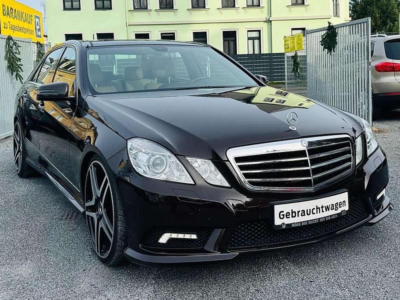 Gebraucht Mercedes E500 387 PS (284 kW) 2010 Cupritbraun  metalliclack Limousine