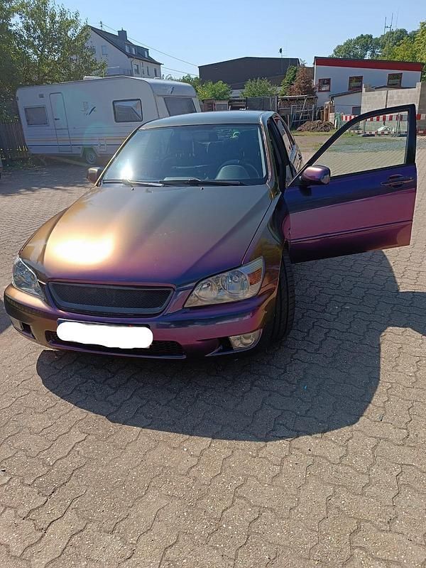 Andere farben Gebraucht 1999 Lexus IS200 Limousine | 7.500 € (Fairer Preis) - Bild 1/4