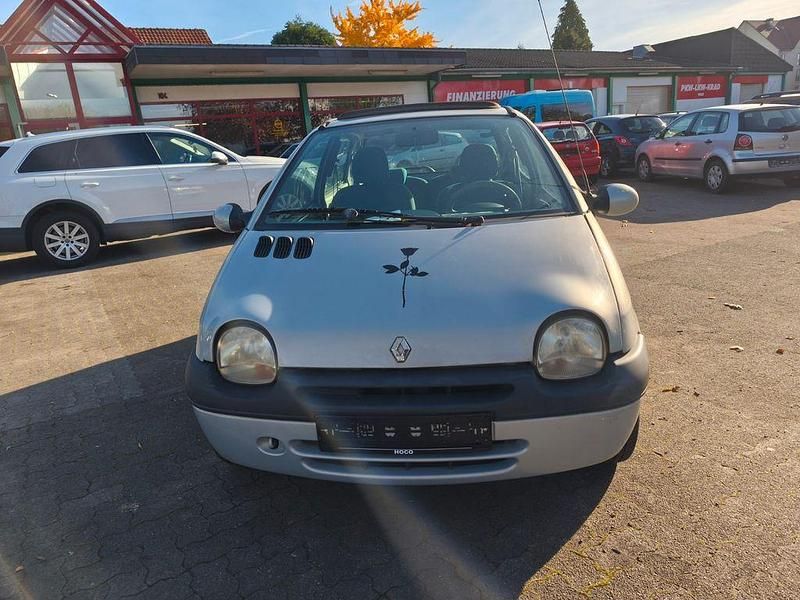 Grau Gebraucht 2004 Renault Twingo Kleinwagen | 1.690 € (Etwas zu teuer) - Bild 1/4