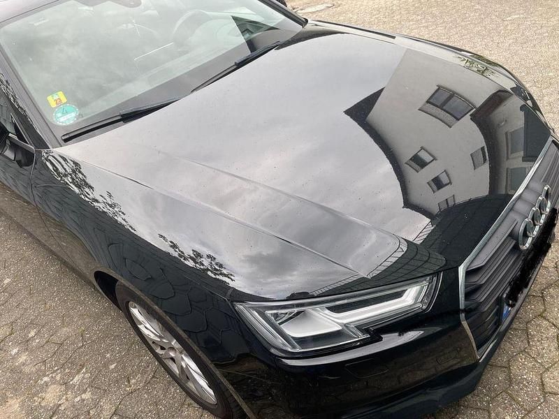 Schwarz Gebraucht 2018 Audi A4 Ambiente Kombi | 23.400 € (Etwas zu teuer) - Bild 1/4