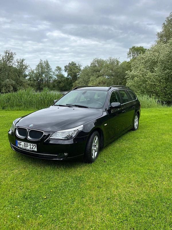 Schwarz Gebraucht 2008 BMW 520 Kombi | 3.500 € (Guter Preis) - Bild 1/4