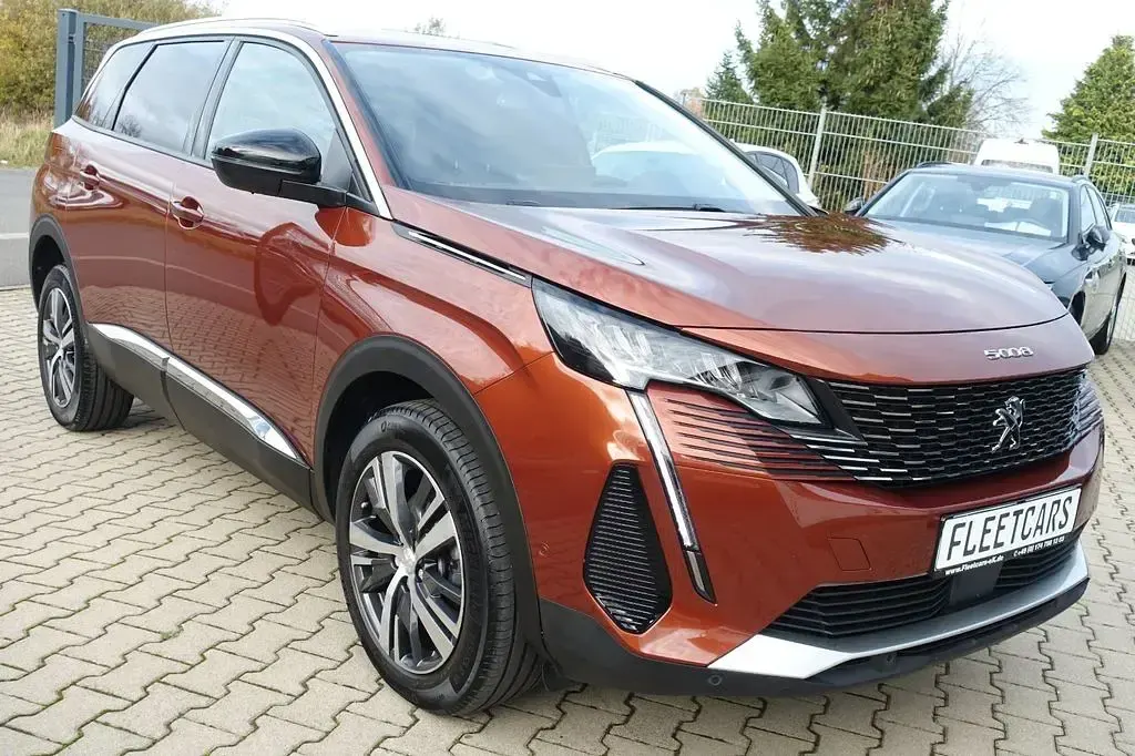 Gebraucht Peugeot 5008 Allure 131 PS (96 kW) 2022 Braun SUV