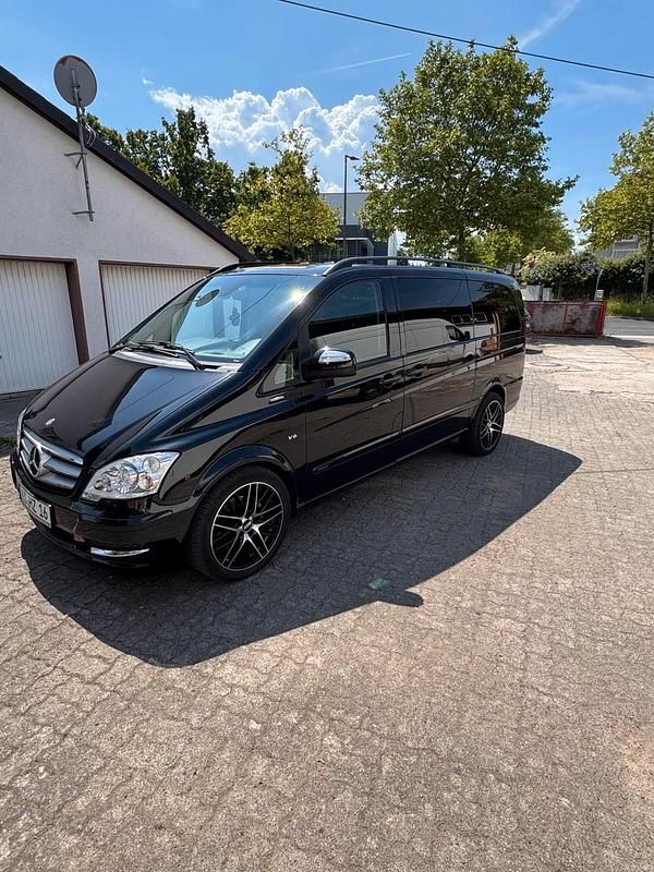 Schwarz Gebraucht 2013 Mercedes Viano Van / Kleinbus | 23.000 € (Etwas zu teuer) - Bild 1/4