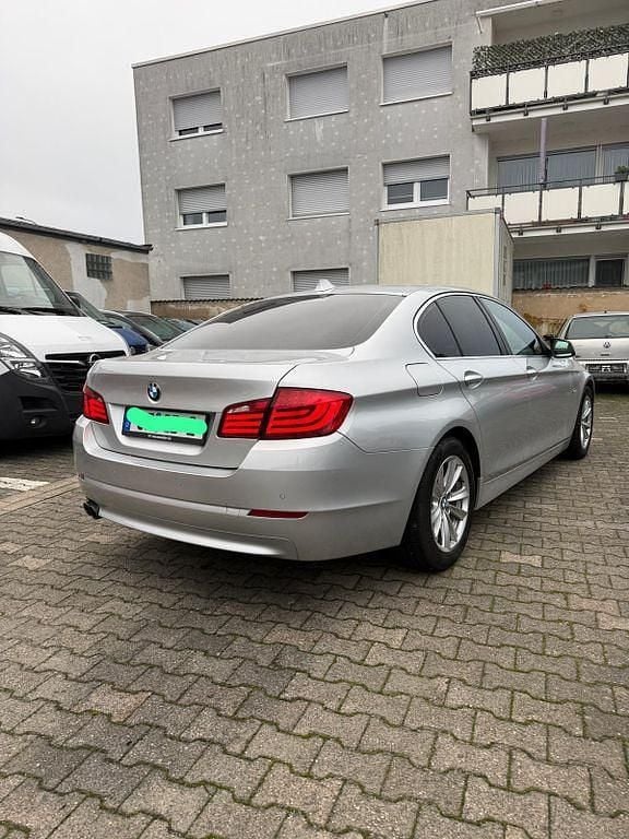 Second-hand BMW 525 204 CP (150 kW) 2010 Argintiu Berlinǎ