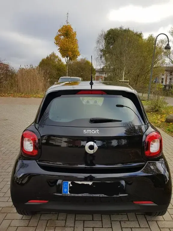 Gebraucht Smart ForFour 61 PS (44 kW) 2015 Schwarz Kleinwagen