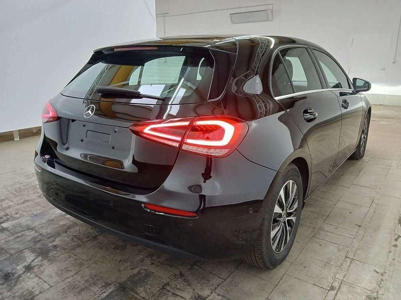 Gebraucht Mercedes A200 150 PS (110 kW) 2022 Schwarz Limousine