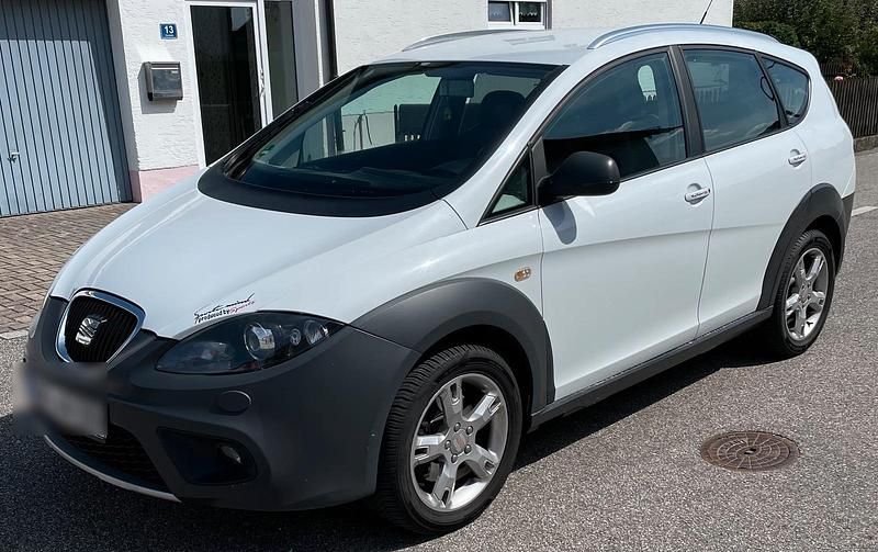 Weiß Gebraucht 2012 Seat Altea Van / Kleinbus | 5.200 € (Fairer Preis) - Bild 1/4