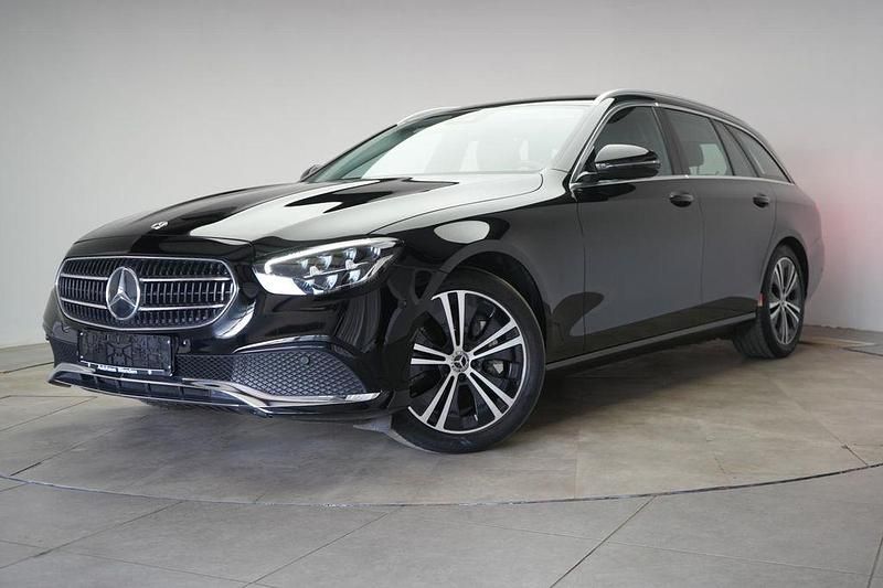 Gebraucht Mercedes E400 Avantgarde 330 PS (242 kW) 2022 Schwarz Limousine