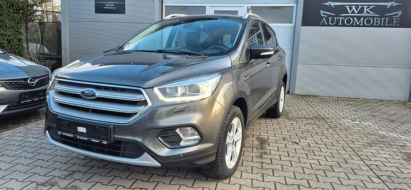 Gebraucht Ford Kuga Ambiente 179 PS (131 kW) 2019 Grau SUV