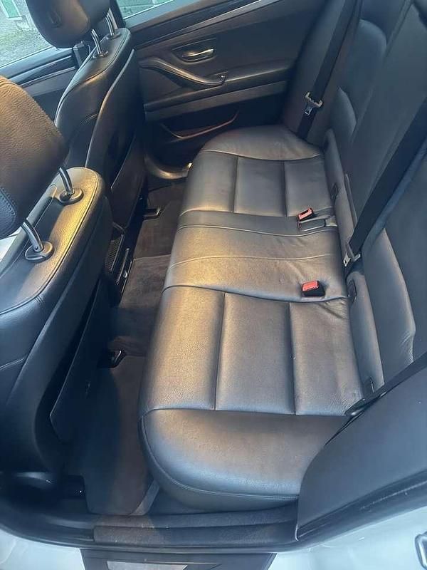 Gebraucht BMW 525 Sport Line 218 PS (160 kW) 2016 Weiß Kombi