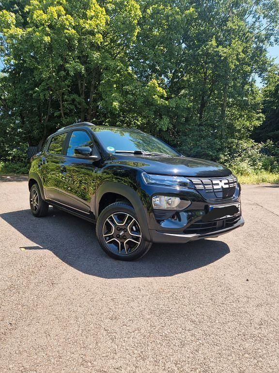 Schwarz Gebraucht 2022 Dacia Spring Essentiel Kleinwagen | 11.990 € (Etwas zu teuer) - Bild 1/4