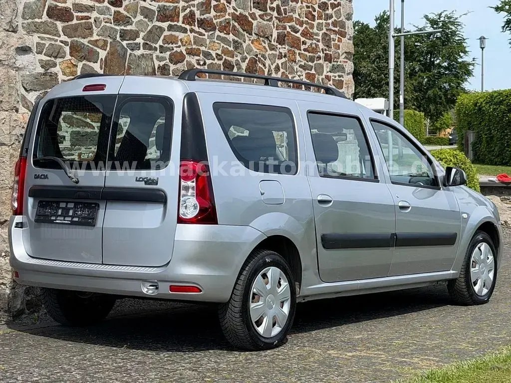Gebraucht Dacia Logan MCV Lauréate 105 PS (77 kW) 2011 Silber Kombi