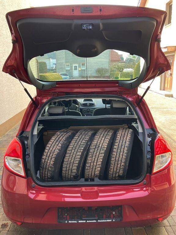 Gebraucht Renault Clio III 75 PS (55 kW) 2010 Rot Limousine