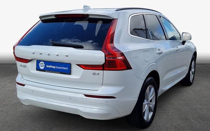Gebraucht Volvo XC60 Core 197 PS (144 kW) 2023 Weiß SUV