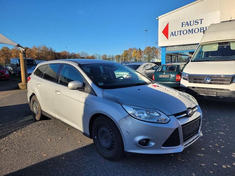Gebraucht Ford Focus 95 PS (69 kW) 2011 Silber Kombi