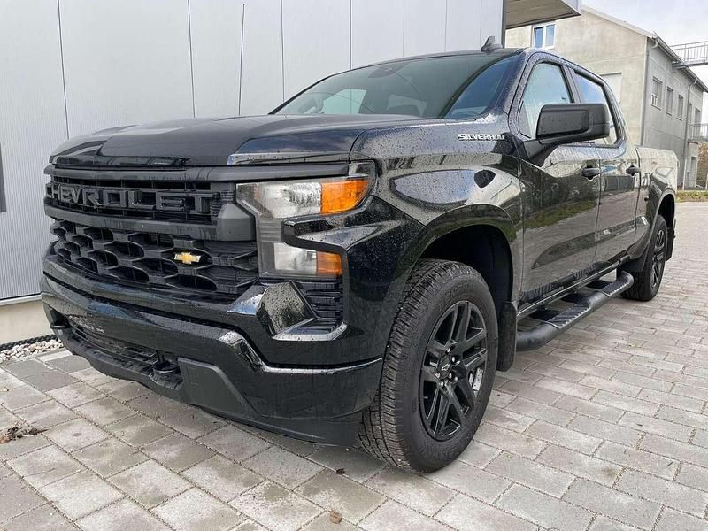 Schwarz Neu 2025 Chevrolet Silverado SUV | 69.900 € - Bild 1/4