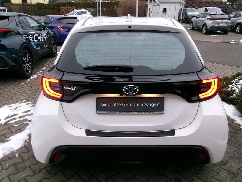 Gebraucht Toyota Yaris Team 125 PS (91 kW) 2023 Weiß Kleinwagen