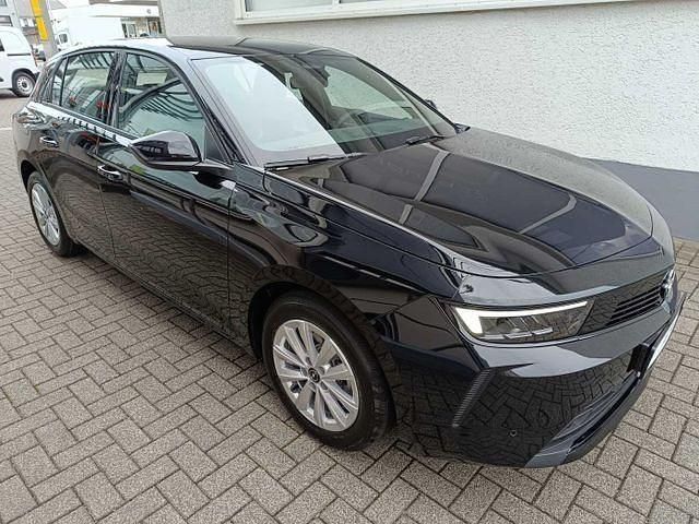 Neu Opel Astra 110 PS (80 kW) 2025 Schwarz Limousine