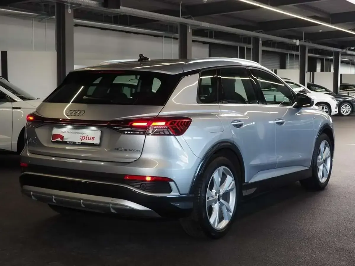 Gebraucht Audi Q4 e-tron S-Line 150 kW (204 PS) 2023 Florettsilber metallic SUV