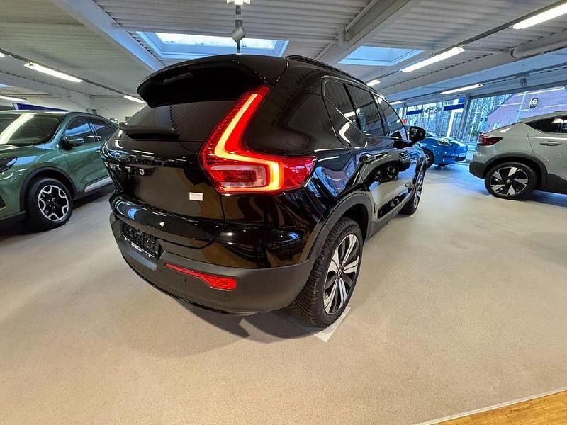 Gebraucht Volvo XC40 Core 169 kW (231 PS) 2023 Black solid (stone) / solid SUV