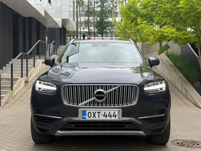 Grau Gebraucht 2015 Volvo XC90 Inscription SUV | 17.900 € (Etwas zu teuer) - Bild 1/4