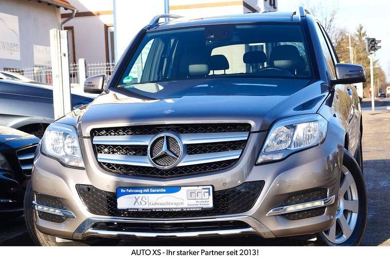 Grau Gebraucht 2014 Mercedes GLK220 Sport SUV | 17.490 € (Fairer Preis) - Bild 1/4