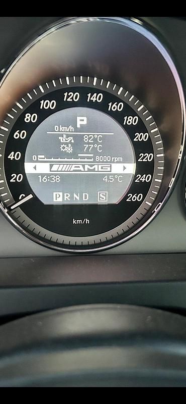 Silber Gebraucht 2010 Mercedes C250 Avantgarde Limousine | 5.500 € - Bild 1/4