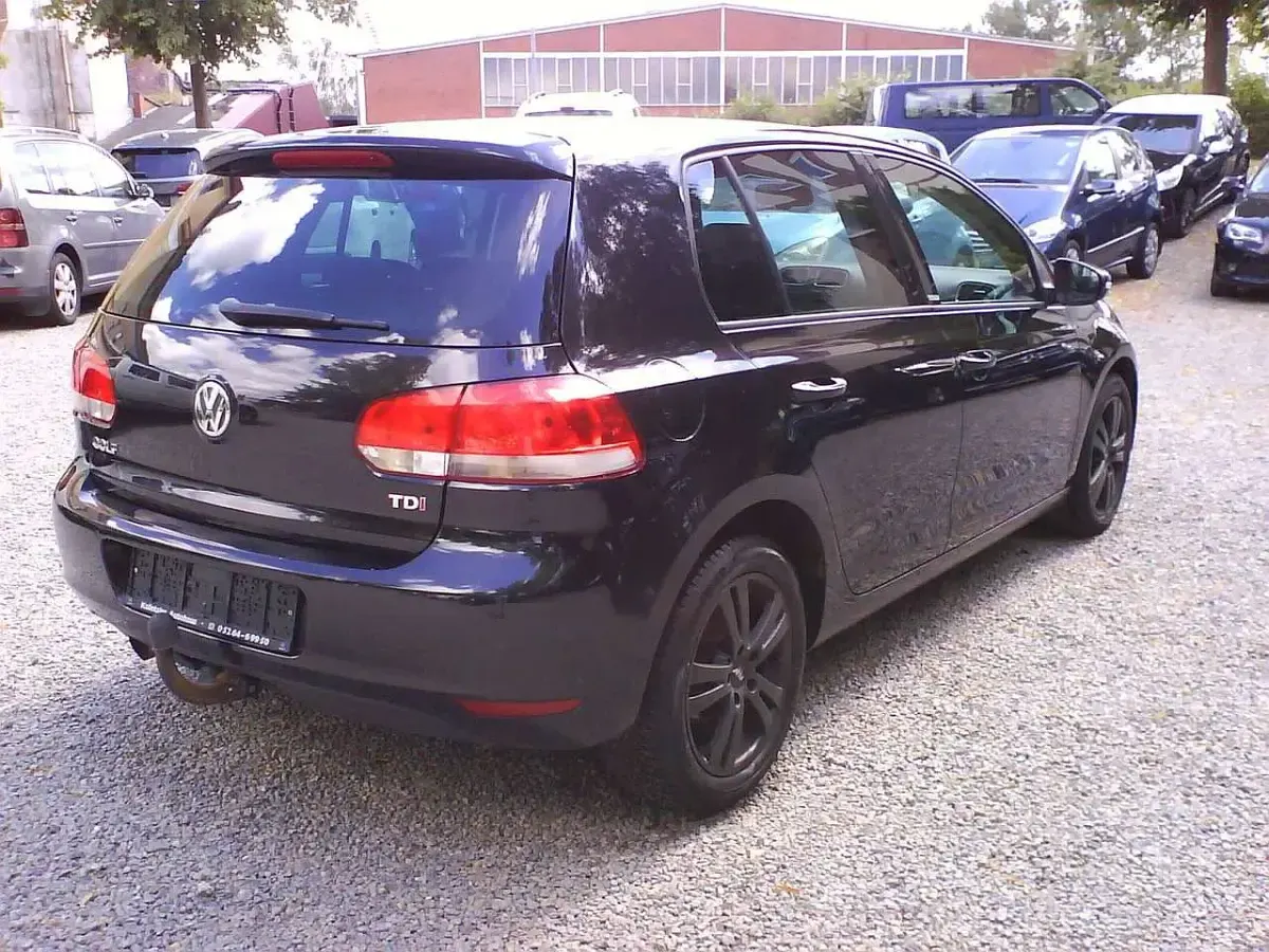 Gebraucht VW Golf VI Style 105 PS (77 kW) 2011 Deep black perleffekt Kleinwagen