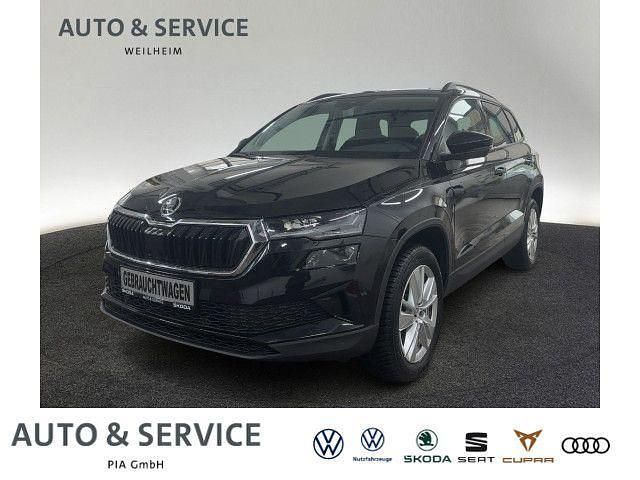 Schwarzmagic perleffekt Gebraucht 2024 Skoda Karoq Selection SUV | 29.990 € (Fairer Preis) - Bild 1/4