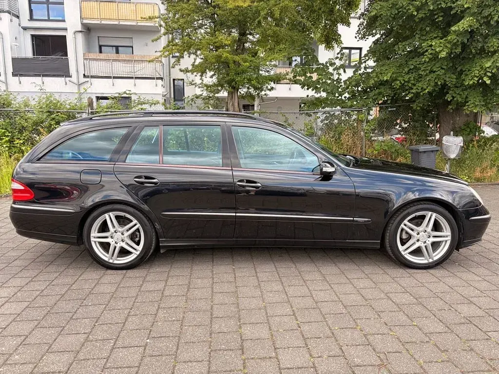 Gebraucht Mercedes E200 163 PS (119 kW) 2005 Schwarz Kombi