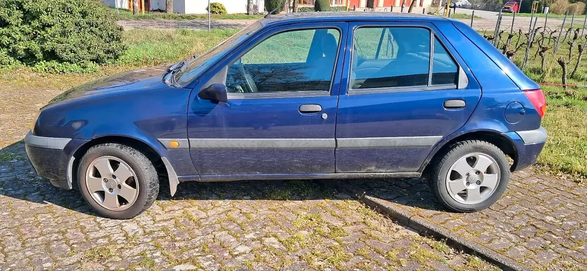 Gebraucht Ford Fiesta 60 PS (44 kW) 2002 Blau Kleinwagen