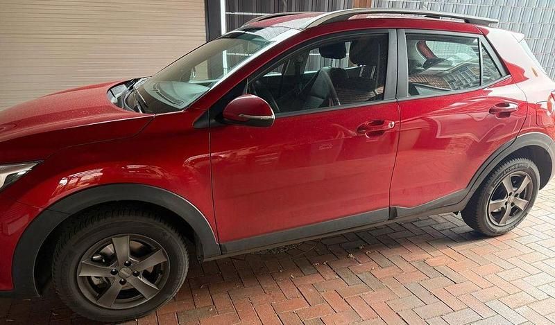 Rot Gebraucht 2022 Kia Stonic Vision SUV | 17.300 € (Fairer Preis) - Bild 1/4