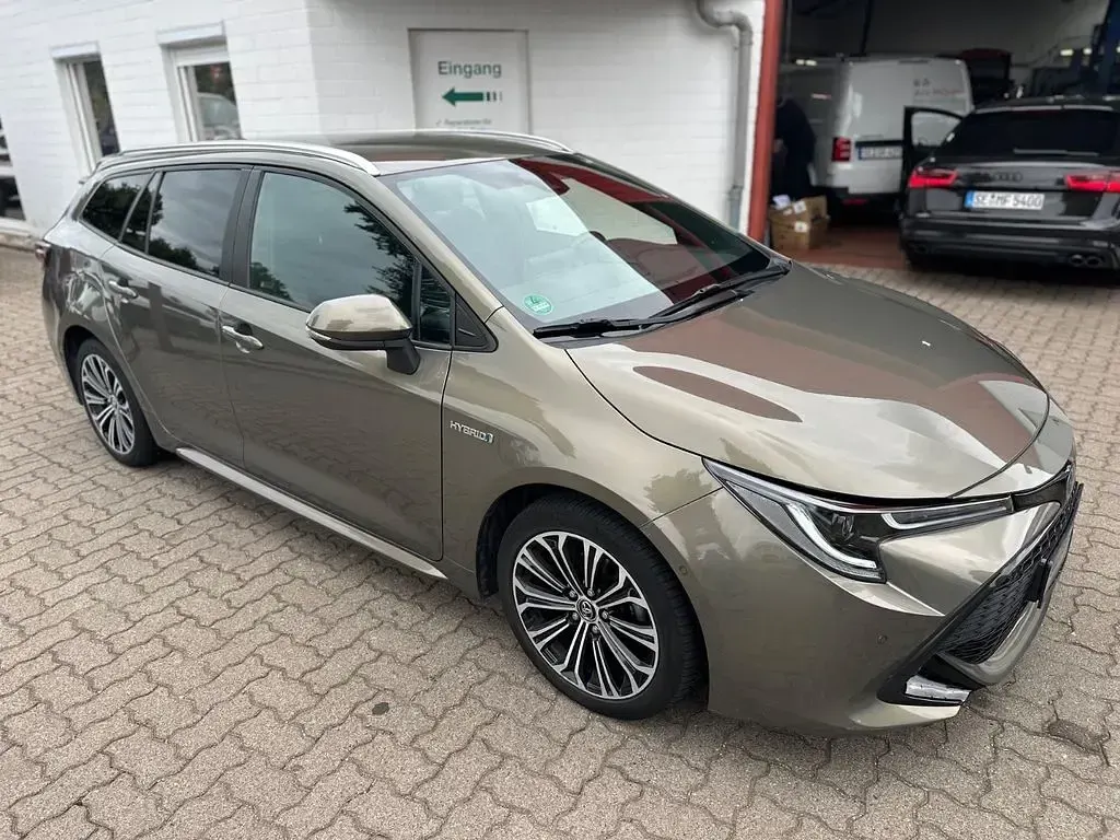 Gebraucht Toyota Corolla Club 122 PS (89 kW) 2019 Braun Kombi