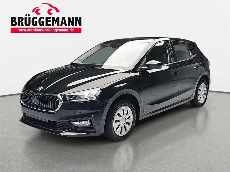 Schwarz Gebraucht 2023 Skoda Fabia Selection Kleinwagen | 16.890 € (Fairer Preis) - Bild 1/4