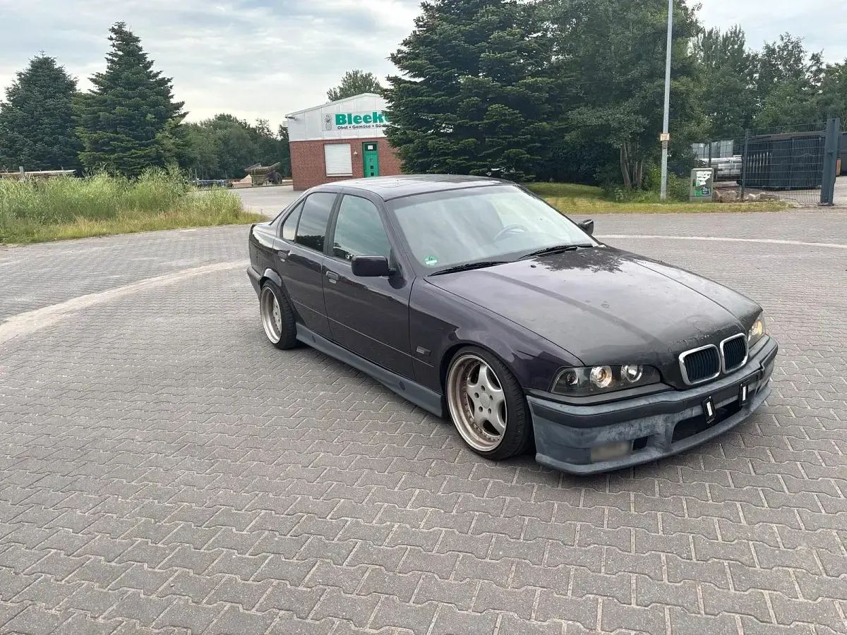 Gebraucht BMW 320 M Sport 150 PS (110 kW) 1995 Violet Limousine