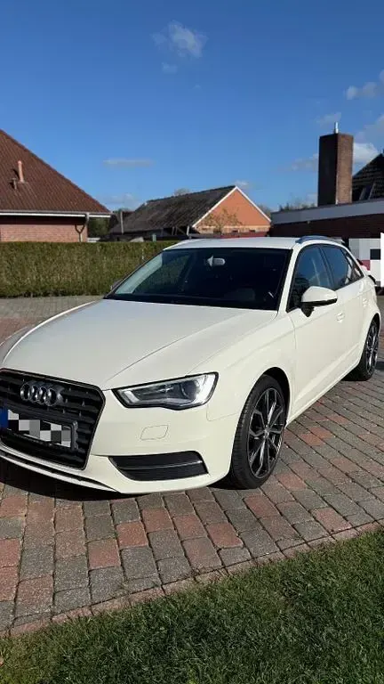 Używany Audi A3 125 KM (91 kW) 2014 Biały Sedan/Limuzyna
