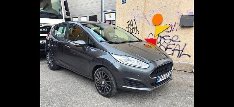 Grau Gebraucht 2016 Ford Fiesta Titanium Kleinwagen | 3.400 € (Superpreis) - Bild 1/3