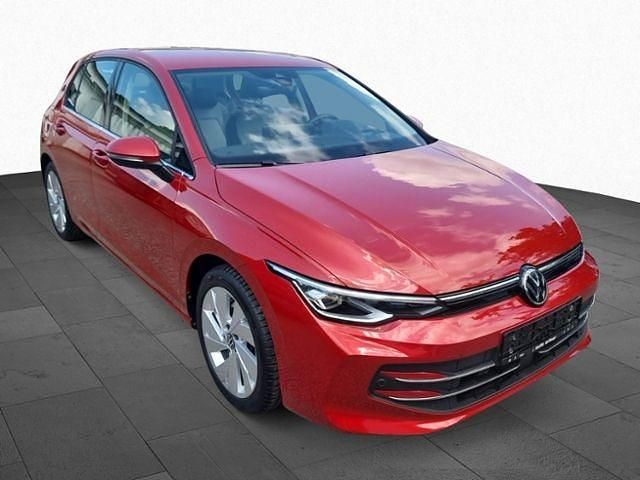 Second-hand VW Golf VIII Style 150 CP (110 kW) 2024 Roșu Berlinǎ