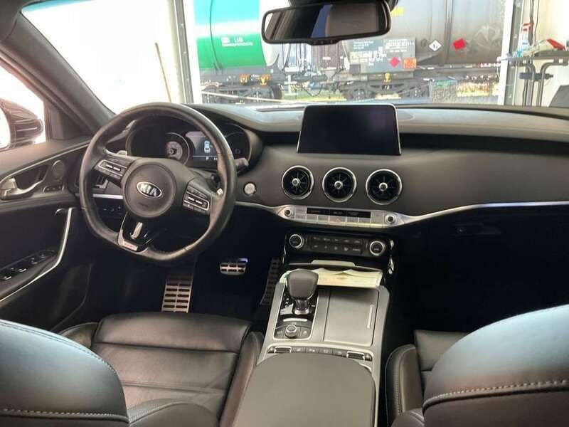 Weiß Gebraucht 2020 Kia Stinger 3 Limousine | 33.000 € (Superpreis) - Bild 1/4
