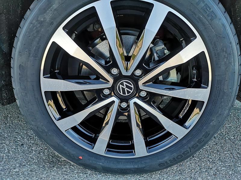 Neu VW Multivan Comfortline 179 PS (131 kW) 2025 Candyweiß Van