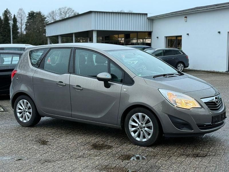 Gebraucht Opel Meriva Active 120 PS (88 kW) 2013 Braun Van / Kleinbus
